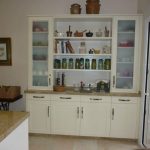 Cocina en blanco roto