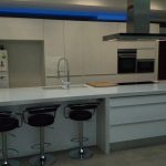 Cocina moderna en blanco