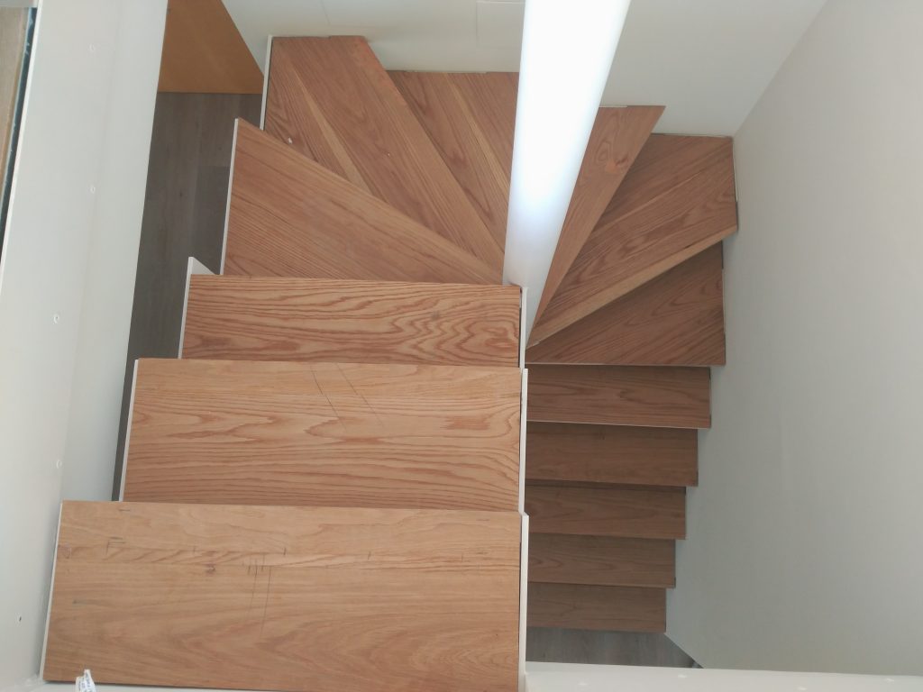 Escalera de madera a medida